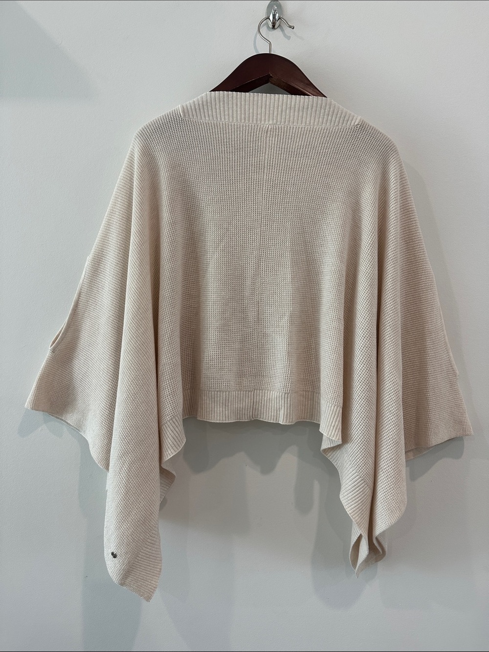 Lululemon Forward Flow Poncho - Picture 5 of 7